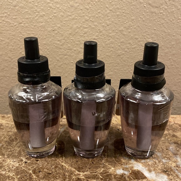 “MAHOGANY VANILLA” by BBW / WB, Three (3)-Wallflower Home Fragrance Refills, NWT - Picture 3 of 3